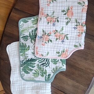 Little Unicorn & Cubs Muslin Burp Cloths